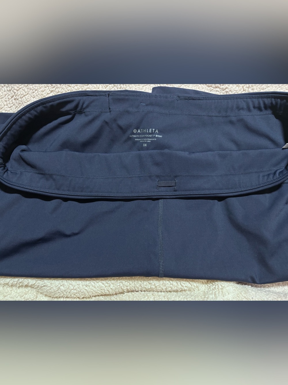 Athleta Women’s Navy Athletic Stretch Shorts - Picture 6 of 7